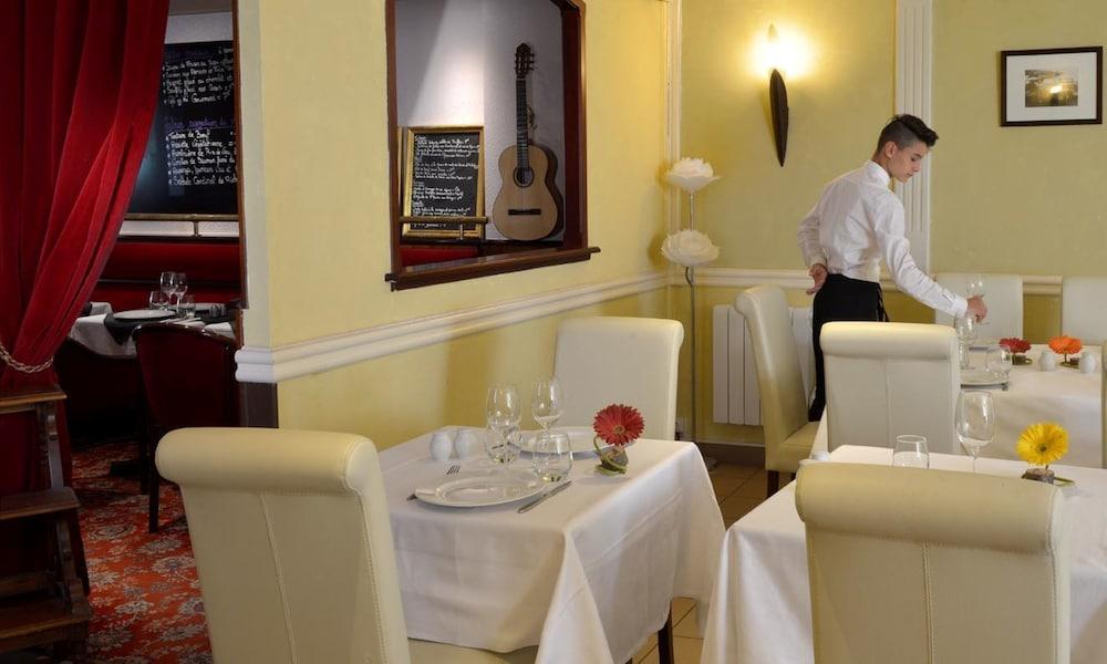 Hotel Le Plantagenet 希农 外观 照片