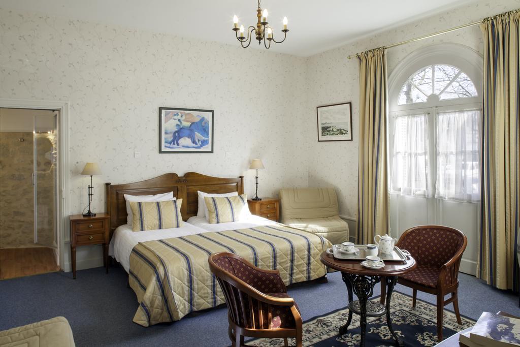 Hotel Le Plantagenet 希农 外观 照片