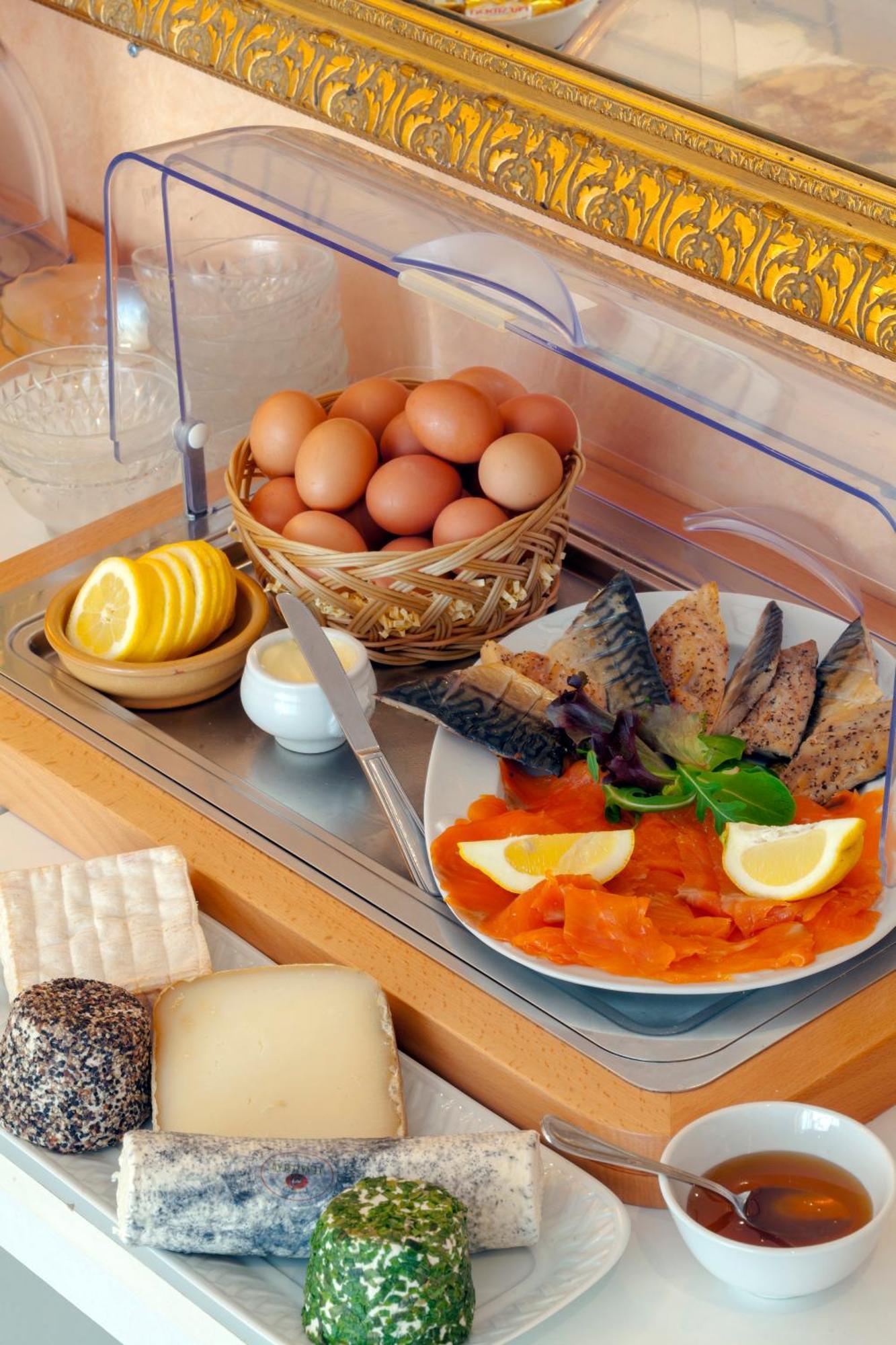 Hotel Le Plantagenet 希农 外观 照片
