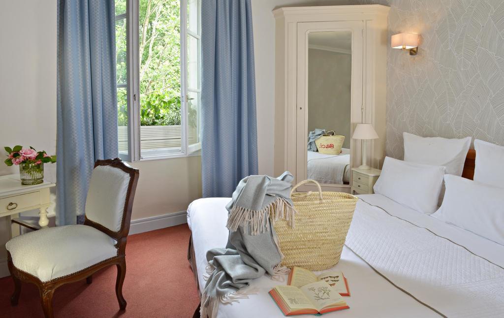Hotel Le Plantagenet 希农 外观 照片
