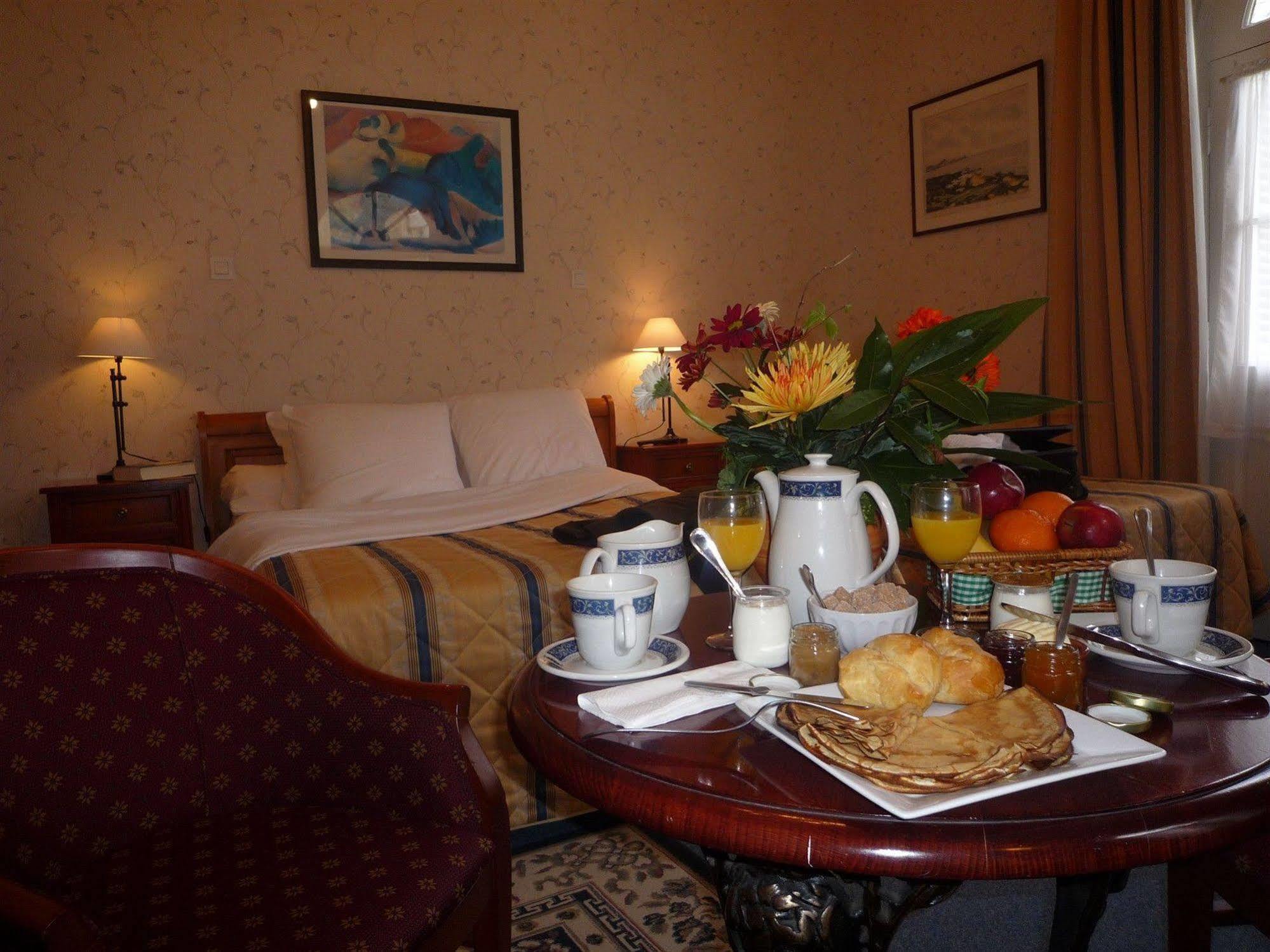 Hotel Le Plantagenet 希农 客房 照片